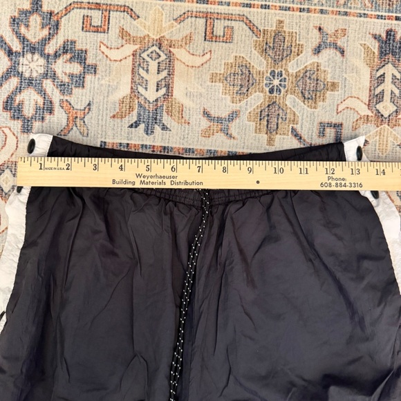 Nike Women’s Black Windrunner Tear-Away Track Snap Pants Size Small 29” Inseam - Picture 9 of 10